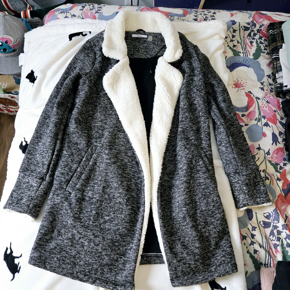 Dex Gray and White Teddy Jacket Plush Open-Front Design